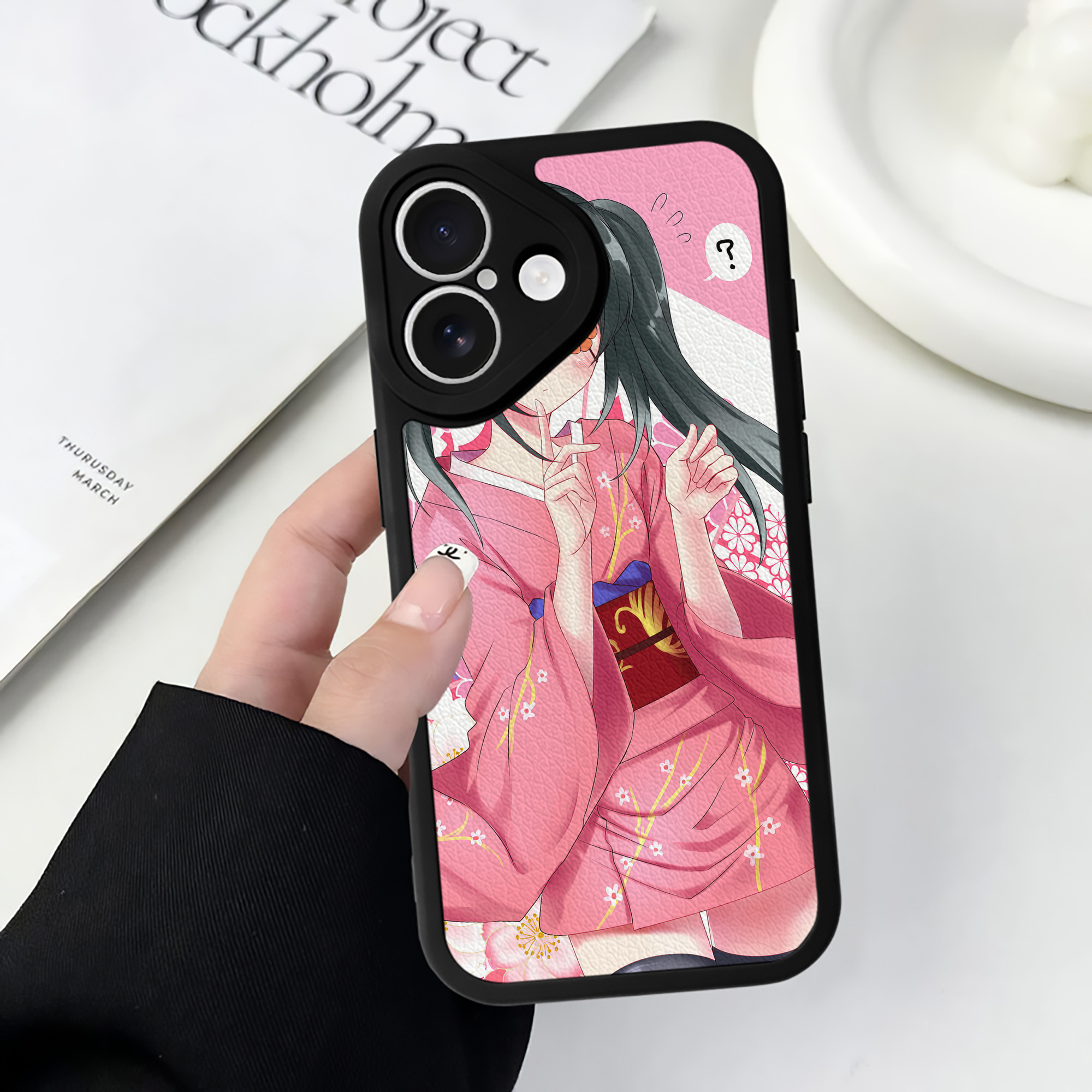 （画像用） ぎんたま 坂田銀時（さかたぎんとき） 神楽 志村新八（しむら しんぱち） GINTAMA Sakata Gintoki Kagura Shimura Shinpachi 【iPhone 16シリーズ対応】シリコンスマホケース（レザー調） 材質：シリコン
